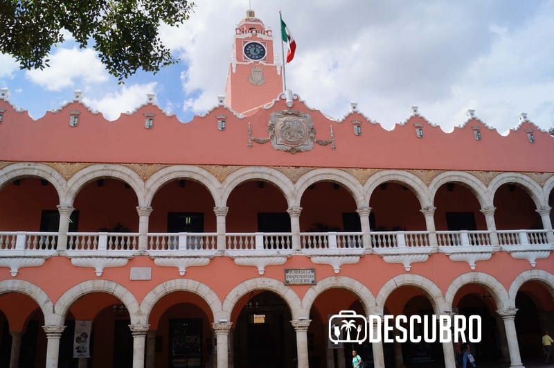 -Construido en el año 1734 durante el gobierno de Don Santiago Aguirre, este edificio ha pasado por varias modificaciones en su estructura.