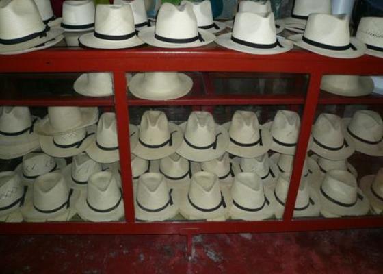 Para acceder al "escondite" de la artesana es necesario descender entre tres y cuatro metros 