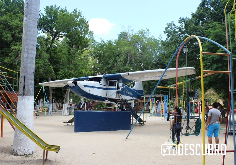 En el parque encontraras una aeronave que es uno de los atractivos del lugar 