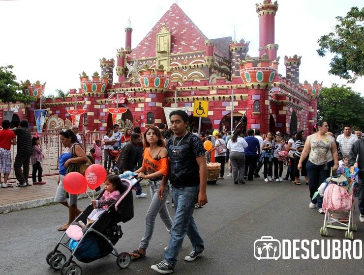 Imágenes de ediciones anteriores de la feria Xmatkuil