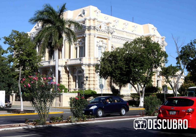 El Paseo de Montejo cuenta con hermosos edificios e históricas construcciones 