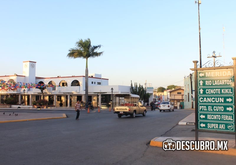 Tizimín es un punto de referencia para visitar lugares como Valladolid, la zona arqueológica de Ek Balam, Río Lagartos, Coloradas y San Felipe. Además, en sus alrededores podrás encontrar varios cenotes que de seguro te encantará.