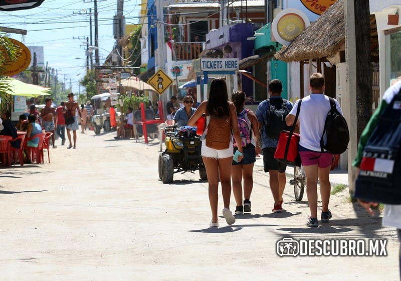 Una caminata para disfrutar la comida de la región es una de las actividades de la Isla Holbox, en Quintana Roo.- Foto: Fernando Acosta