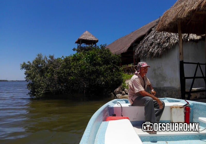 El Corchito ofrece recorridos en lanchas para internarte en los manglares