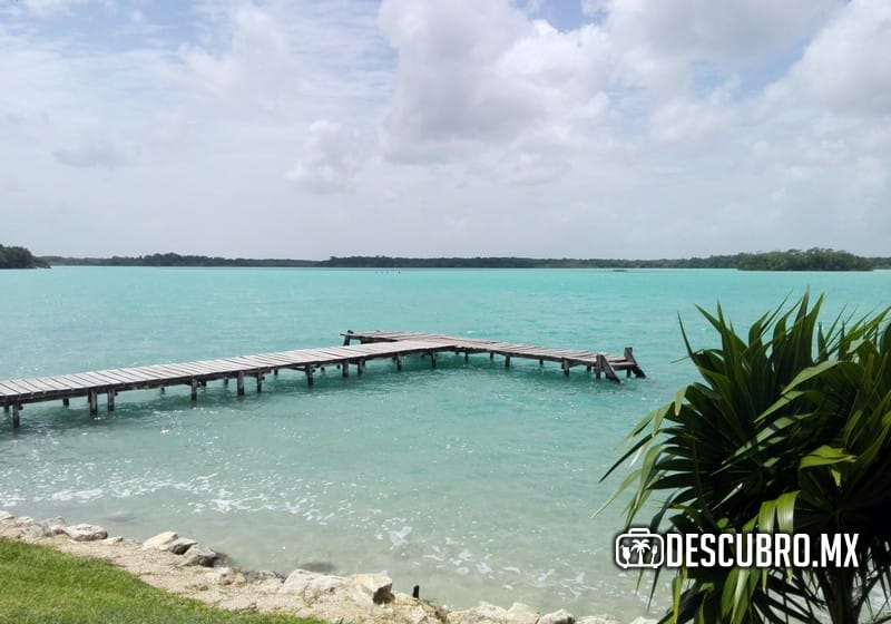 La Laguna Milagros se encuentra en el estado de Quintana Roo, a 15 kilómetros de Chetumal.