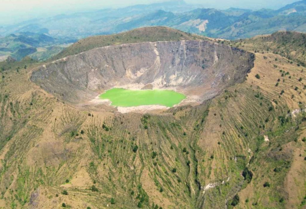 Chiapas además de contar con sus zonas arqueológicas y cascadas, también posee su propio volcán y su nombre es Chichonal. Foto de hablemosdevolcanes.com