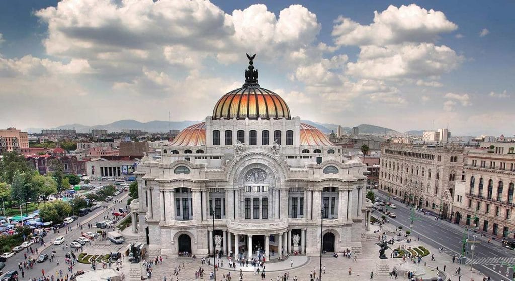 La Ciudad de México es ideal para visitar en vacaciones pues suele quedarse sola y es más fácil de conocer sin tanto caos.
