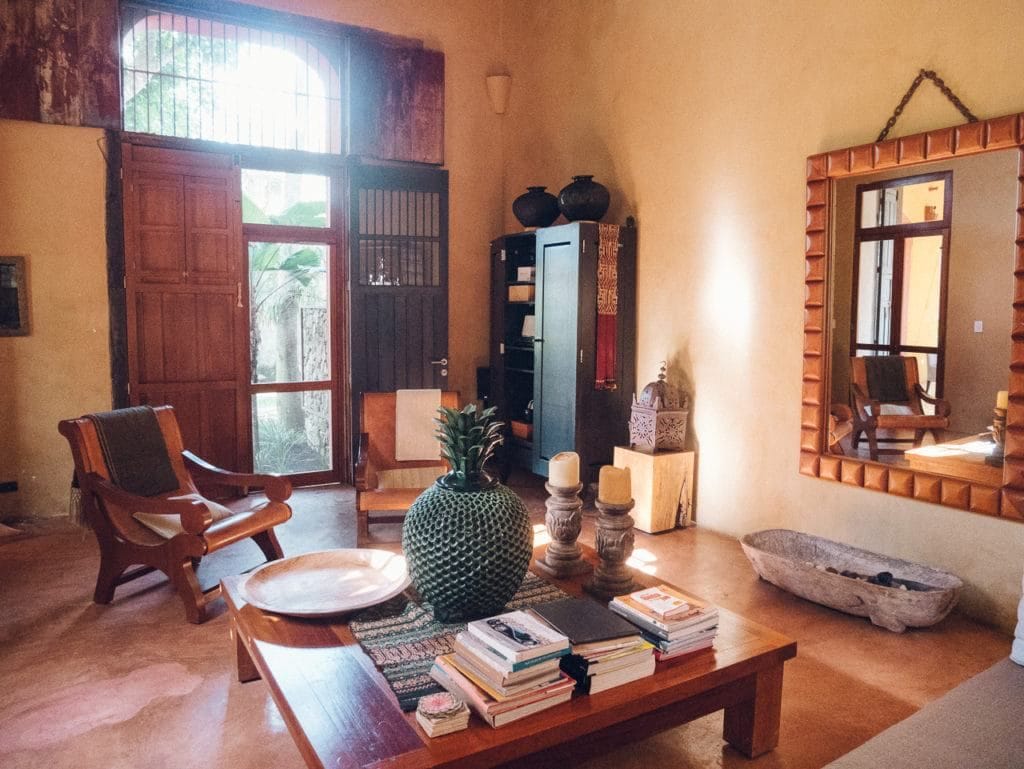 Las habitaciones cuentan con Internet hay WiFi  en los alrededores del lugar.