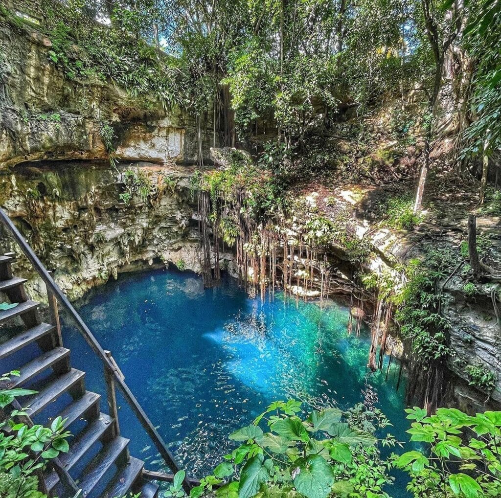 Conoce los servicios y recomendaciones para visitar el cenote Lol-Ha