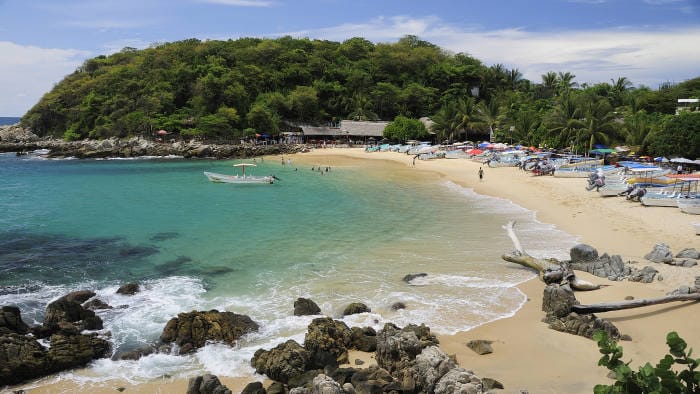 Puerto Escondido es un destino ideal para las personas apasionadas por el surf.