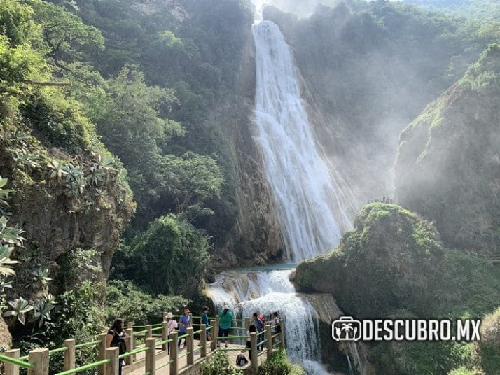 La cascada Velo de Novia se encuentra en el parador ecoturístico “El Chiflón”.