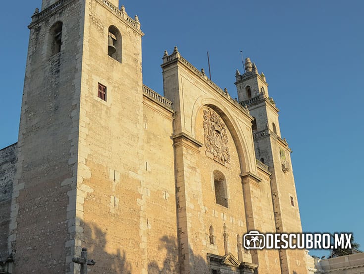 Fachada catedral de San Ildefonso que puedes recorrer en el centro de Mérida