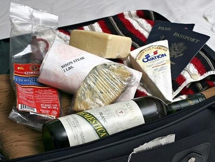 Estos son los alimentos que puedes llevar en tu maleta de mano.