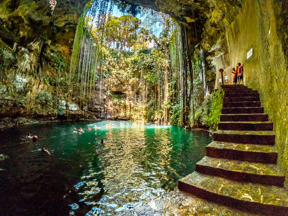 El cenote Ik Kil es considerado entre los seis más hermosos del estado de Yucatán