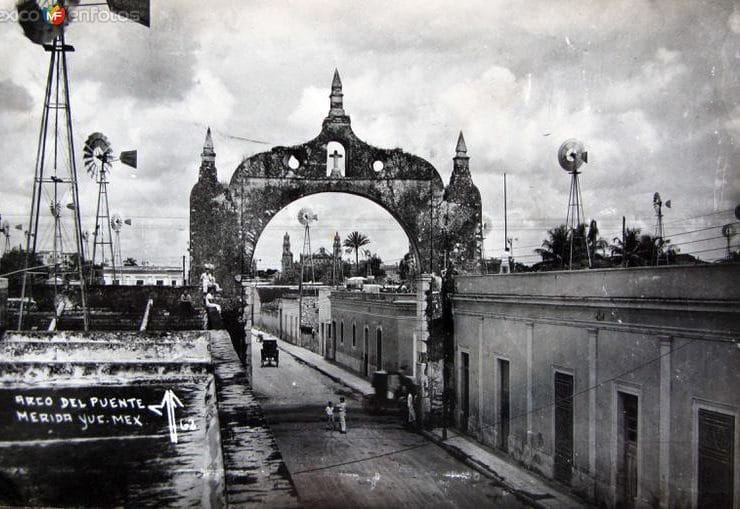 13 arcos coloniales en Mérida