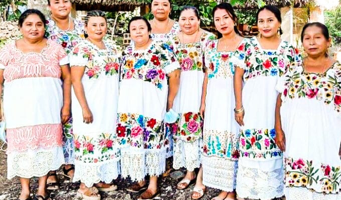 Colectivo de mujeres en Meliponario Lool Há