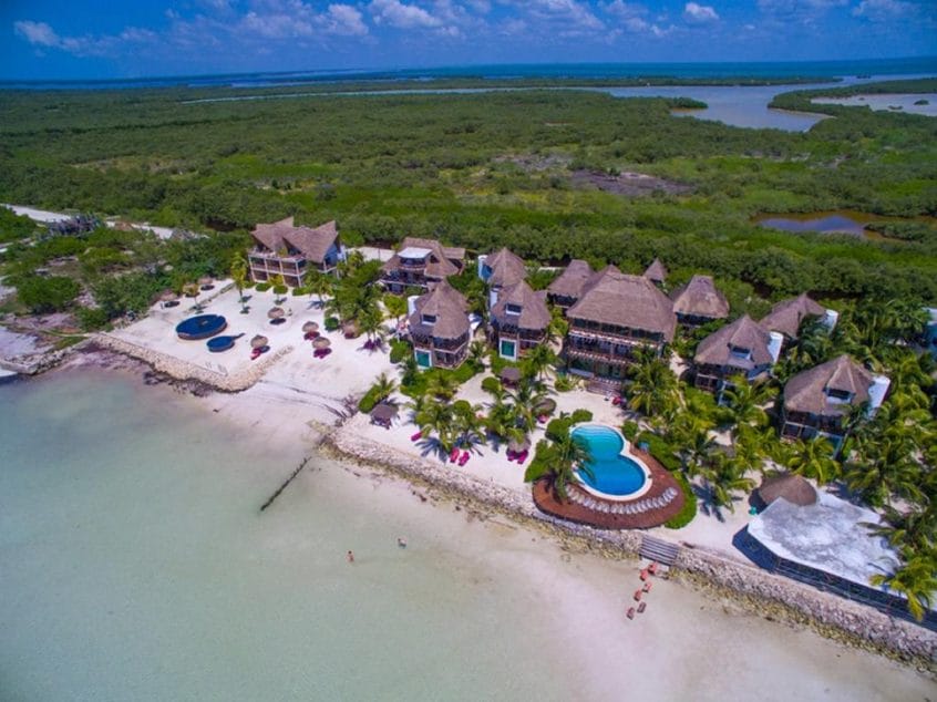 Descubre por qué Holbox está considerada entre las mejores islas de México y el Mundo  por los World Travel Awards.