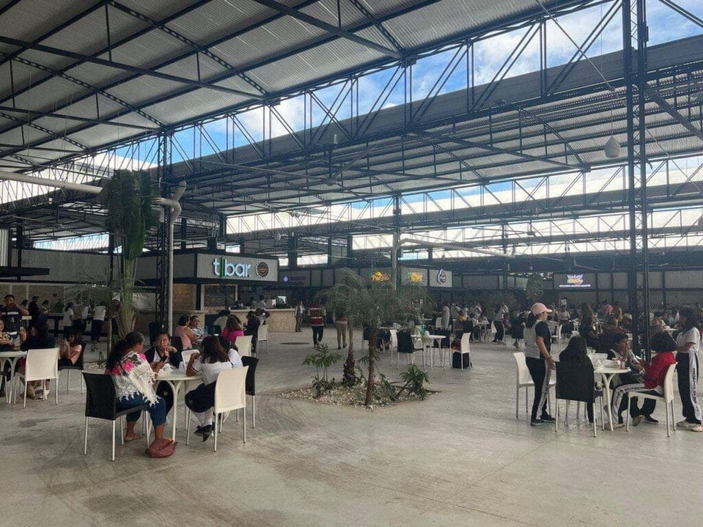 En el parque podrás encontrar un area para consumir alimentos