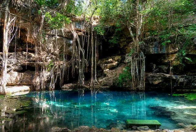 Cenote Xbatún cercano a Mérida