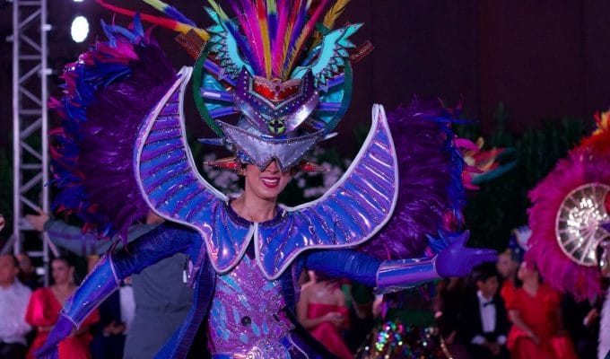 Carnaval 2016. Playa del Carmen, México.  Fantasias carnaval, Tiaras  carnaval, Carnaval 2019