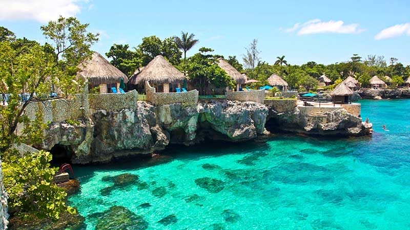 Si no quieres tramitar una visa para tu próximo viaje, Jamaica es una excelente opción para salir del país solo con tu pasaporte mexicano
