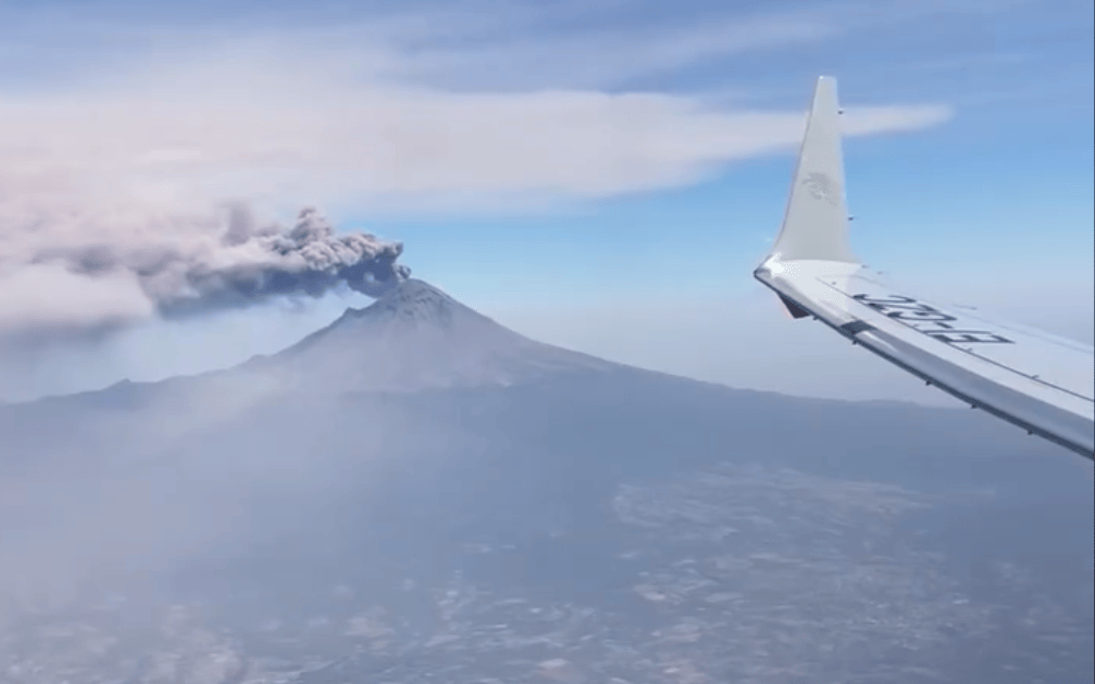 ¿Cómo afecta la caída de ceniza volcánica en la actividad de los aviones? Conócelo 