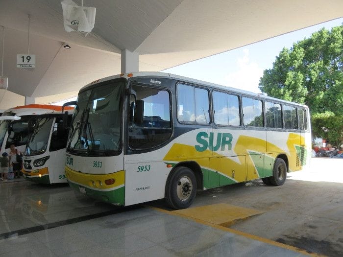 El horario de los camiones hacia Uxmal son de 9:00 y 10:40 de la mañana.