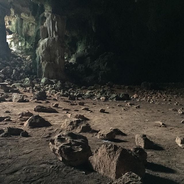 Interior de la gruta Aktún 