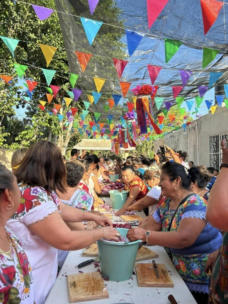 El Dzan cebolla es una práctica popular que une la tradición religiosa y cultural de los habitantes del estado de Yucatán