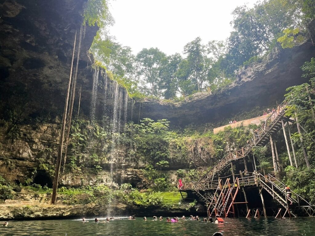Cenote Saamal: esencia de la belleza natural de Yucatán