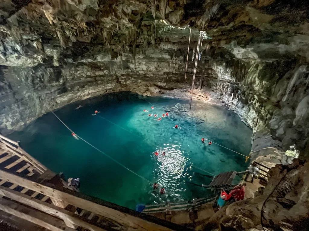 Cenote Dzitnup, espejo de agua en el corazón de Valladolid - Descubro