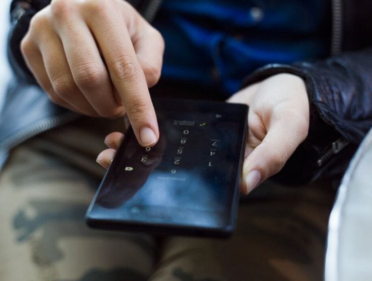 Cómo descargar apps de apuestas de forma segura: fuentes oficiales y prevención de riesgos